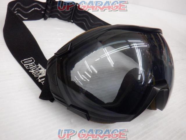 DAMMTRAX
Over goggles
One-size-fits-all-02