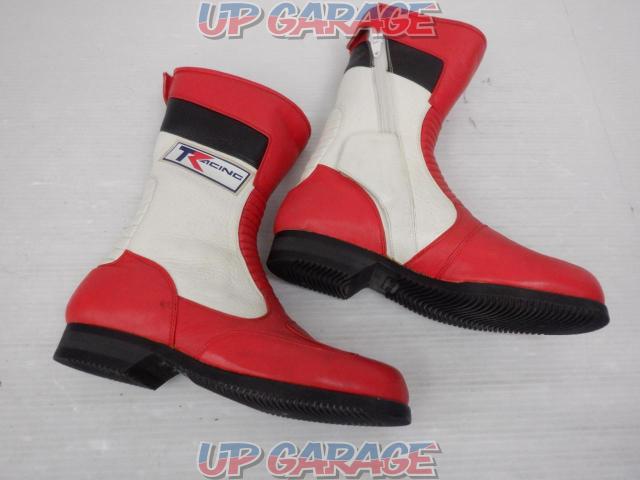 TRACING
Racing boots
Size: 22.0cm-04