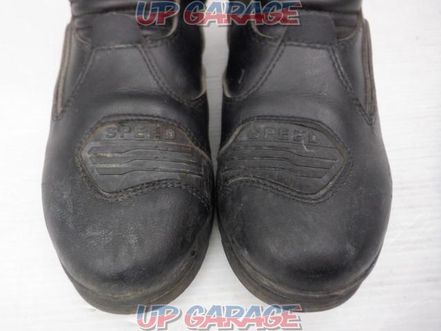 SPEED
BIKERS
Riding boots
B1006
Size: 40-02