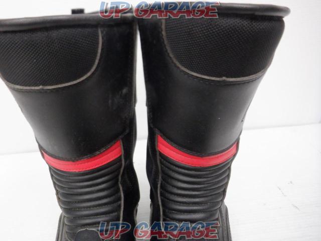 SPEED
BIKERS
Riding boots
B1006
Size: 40-03