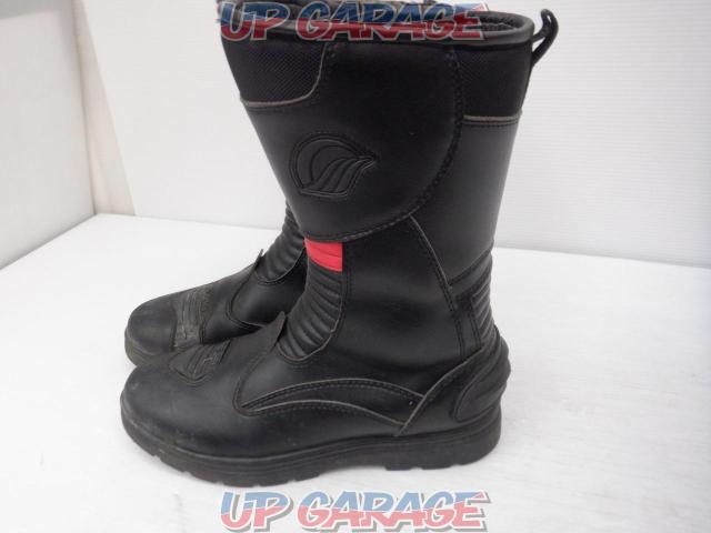 SPEED
BIKERS
Riding boots
B1006
Size: 40-04