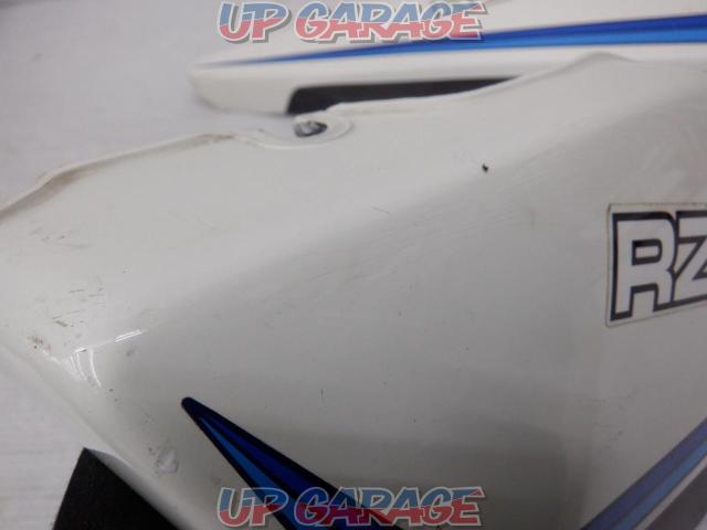 Right cracks Yes
YAMAHA
Genuine side cover
Right and left
RZ350
4U0-04