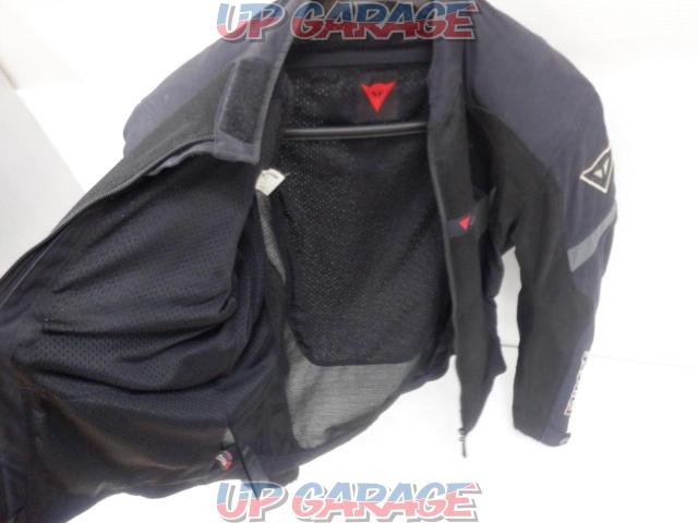 Reflector fabric peeling
DAINESE
G.AIR
CRONO
TEX jacket
1735158
Size: 48-05