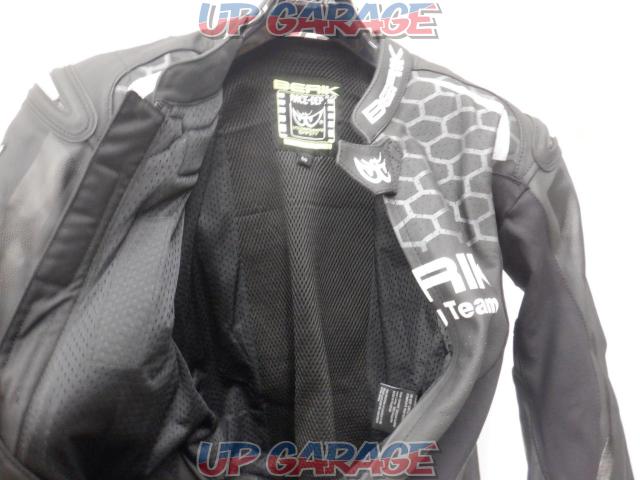 BERIK
high grade racing suit
LS1-201329B-BK
One-piece racing suits
With Cobb
MFJ Certified
Size: 50-06