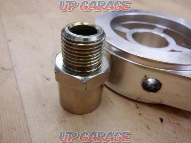 Unknown Manufacturer
Oil pressure/oil temperature sensor attachment
Only one center bolt (3/4-16UNF)-02