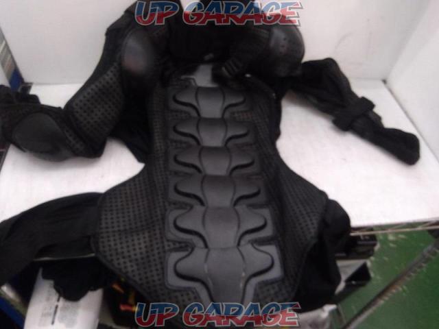Unknown Manufacturer
Body protector-05