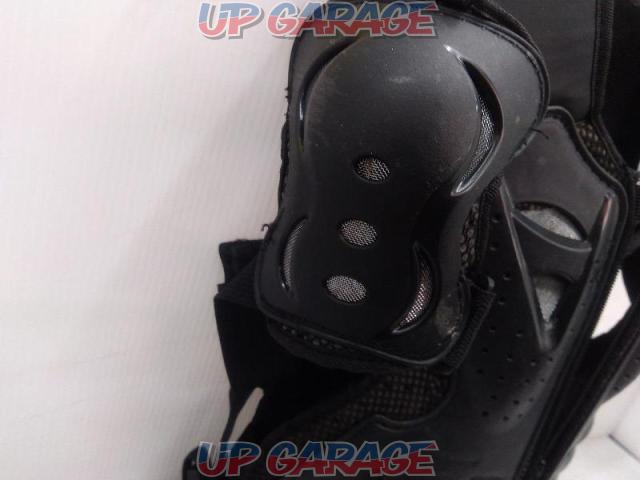 Unknown Manufacturer
Body protector-05