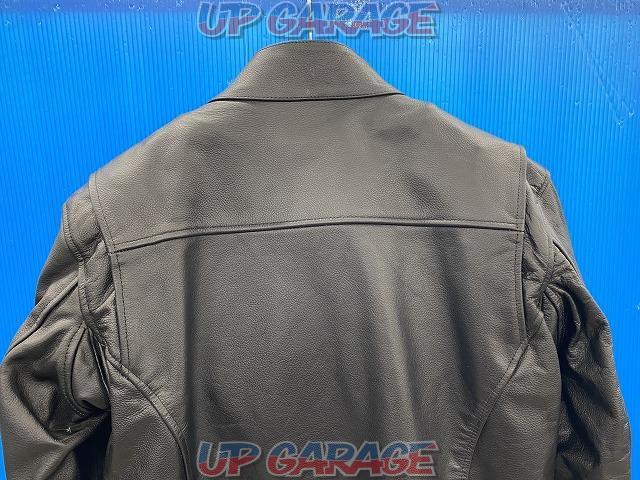 TRIZE
Leather jacket
Size: XXL-06