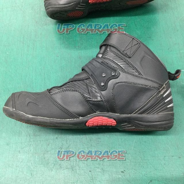MOTOR
HEAD
WP protect riding shoes
Size: 27.5cm-08