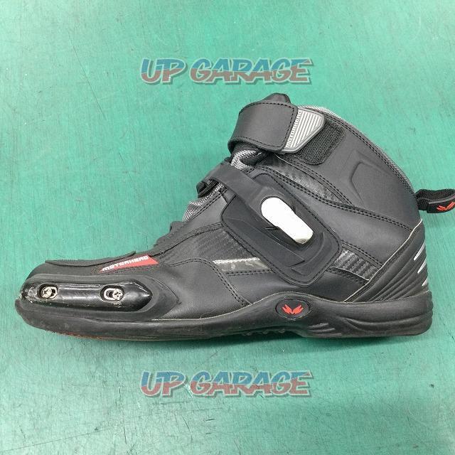 MOTOR
HEAD
WP protect riding shoes
Size: 27.5cm-10