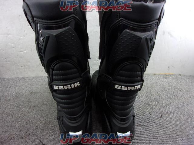 Size EU 45
BERIK (Berwick)
Racing boots
black-03