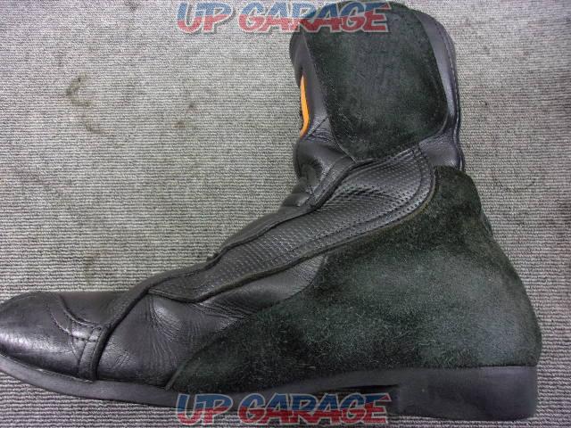 Size 27.0
HYOD
D30
Riding boots-06