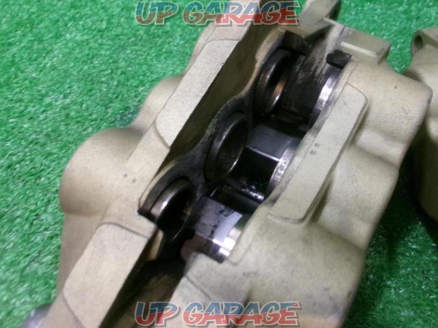 [KAWASAKI]
TOKICO 6POT brake caliper
Left and right
Mounting pitch 90mm
ZRX1200R
Remove from the year unknown-06