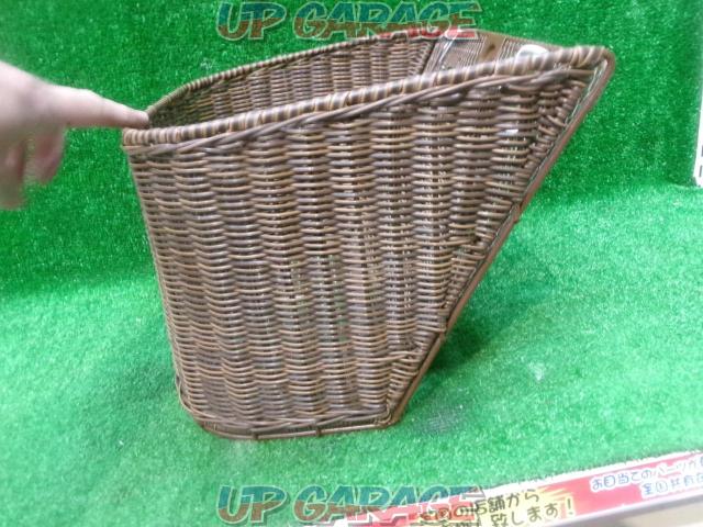 Kitaco front basket
Rattan style deluxe M
Width approx. 380mm
Depth approx. 160mm/
280mm
About height 230mm
Equipment missing item unknown-02