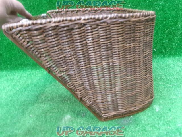 Kitaco front basket
Rattan style deluxe M
Width approx. 380mm
Depth approx. 160mm/
280mm
About height 230mm
Equipment missing item unknown-04