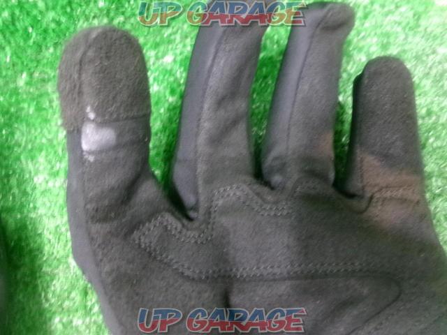 Size L
Heatech
Electric heating glove operation confirmed
4 batteries/charger included-05