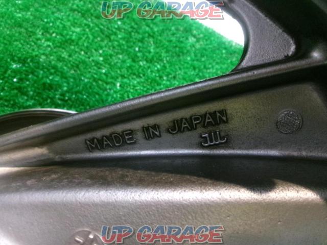 ZZR400 (removed from later model) KAWASAKI genuine
Rear wheel
J17×MT4.50 engraved-05