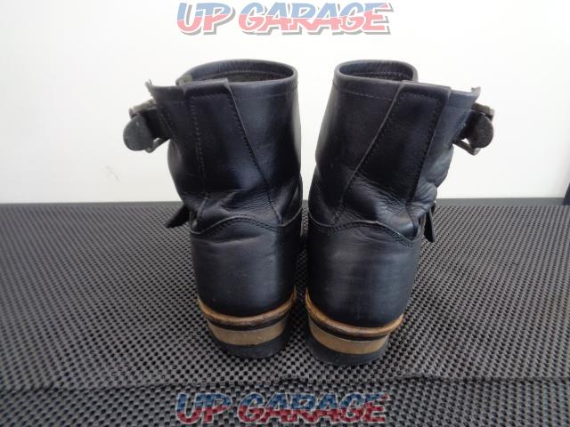 Harley
HD3003
Engineer short boots
Size: US
Eight
1/2-03