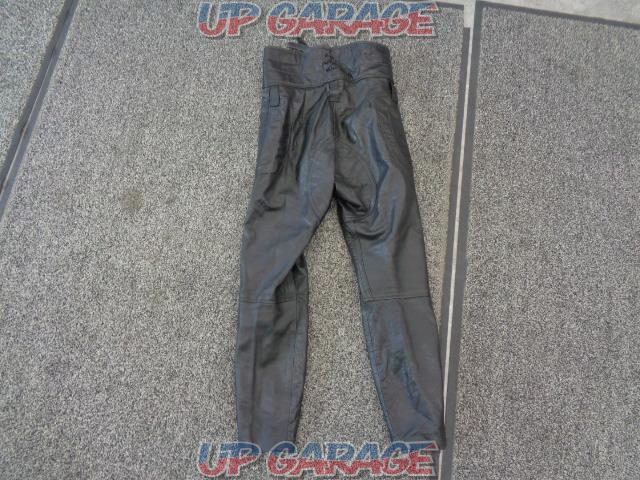 BUGGY
Vintage leather pants
M size-03
