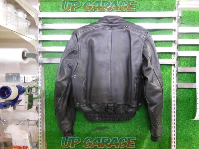KADOYANEW
CONCEPTER
Single leather jacket with cold protection inner
Cowhide
Size: M
Product number: KKX21B-08