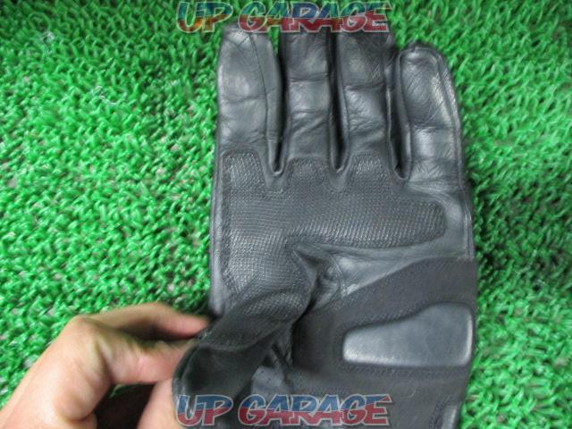 Rookie RLG-001
Leather glove (black)
HARD
RIDING
GLOVE
Size: M-03