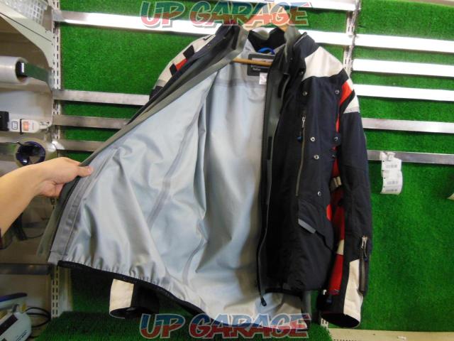bmw rally suit pro
Jacket + pants
Top and bottom set
Size: 52/27 (equivalent to LL size)-05