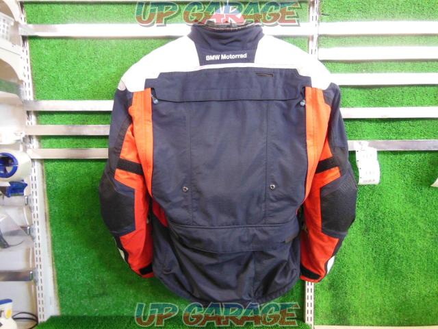 bmw rally suit pro
Jacket + pants
Top and bottom set
Size: 52/27 (equivalent to LL size)-06