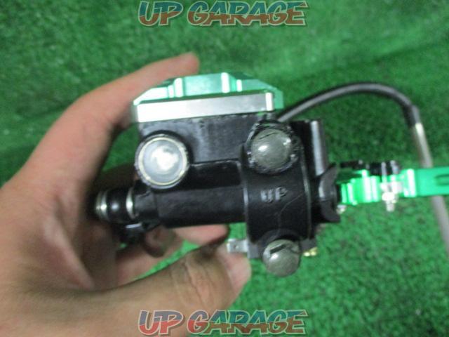 Unknown manufacturer, Chinese?
Front brake master cylinder with unknown piston diameter
KLX250(LX250E) removal-03