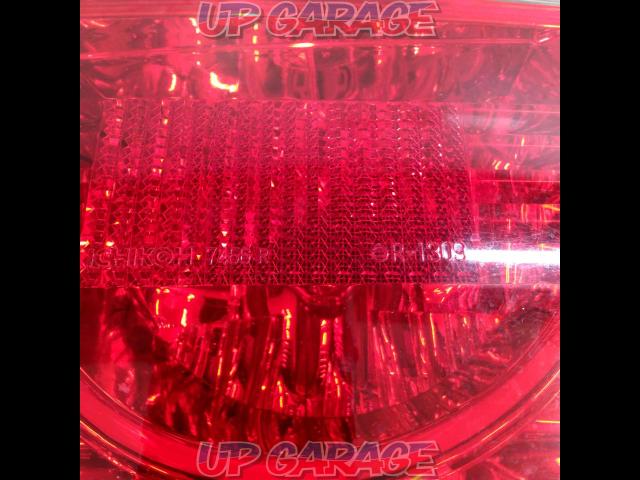 Toyota original (TOYOTA) Chaser / JZX100
Late version
Genuine tail lens-04