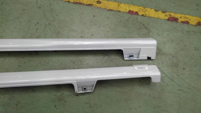 HONDA (Honda) genuine
Side seal
Side step
N-BOX Custom/JF5-04