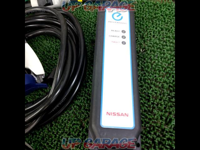 NISSAN リーフ ZE0純正 充電ポートカバー+充電ケーブル-02