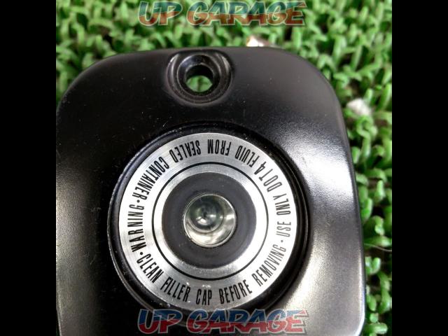 Harley-Davidson
Genuine master cylinder cap
Softail ('06-)-02