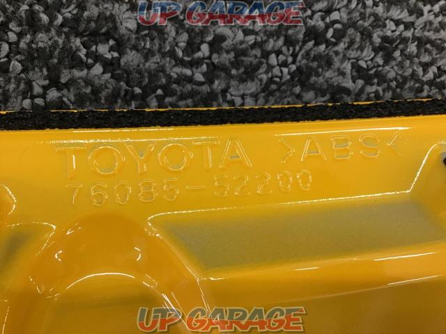 Aqua / NHP 10
Toyota genuine rear wing for the early model-07