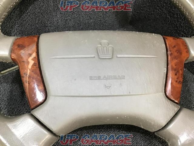 17 series
Crown TOYOTA
Genuine leather steering wheel-02