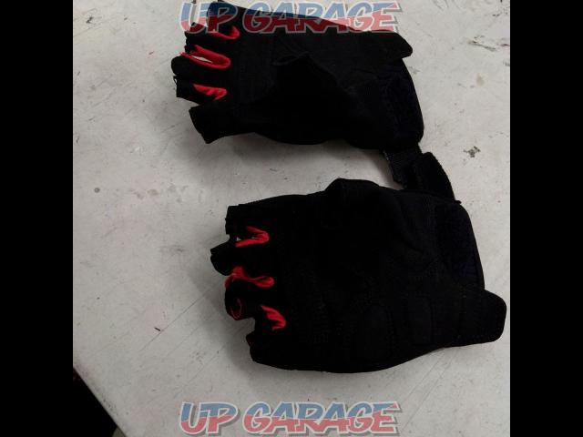 XS size
KOMINE
GK-242
Protective Mesh Half Finger Gloves
Black / Red-02