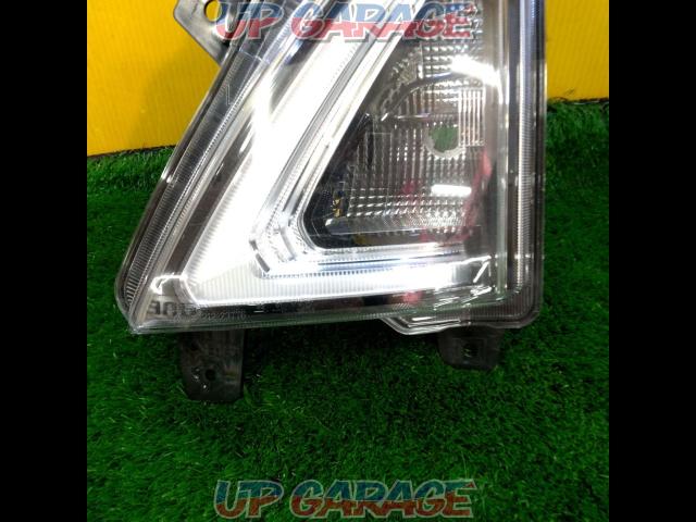 NISSAN (Nissan)
Clearance lamp
Passenger side only Roox
B40 series-02