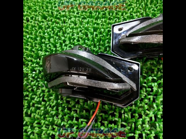 Unknown Manufacturer
Sequential LED mirror turn signal lens-03