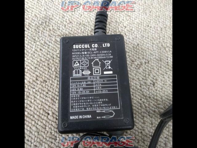 12V car SUCCUL
Maintenance battery charger for easy charging-03