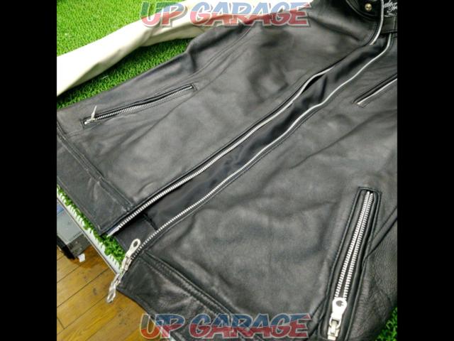 Rattle
Trap
We welcome leather jacket purchases! We also provide verbal appraisals.-03