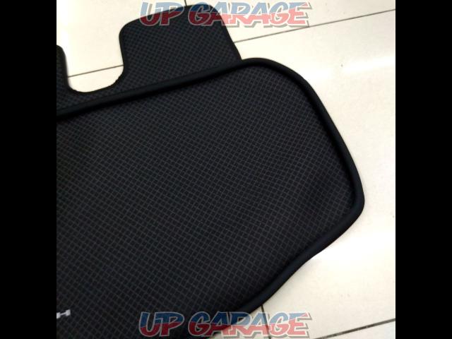 TOYOTA
90 series Noah
Genuine option
Luggage soft tray
Product number: 08241-28160-02