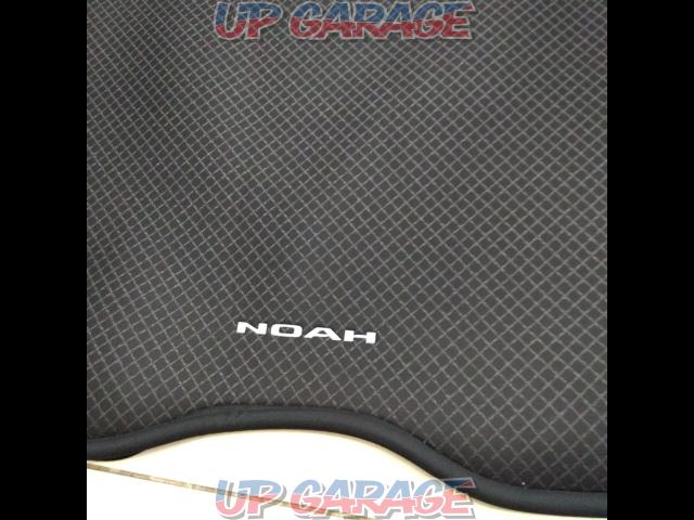 TOYOTA
90 series Noah
Genuine option
Luggage soft tray
Product number: 08241-28160-03