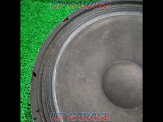 Classic
PRO
15 inches subwoofer-02