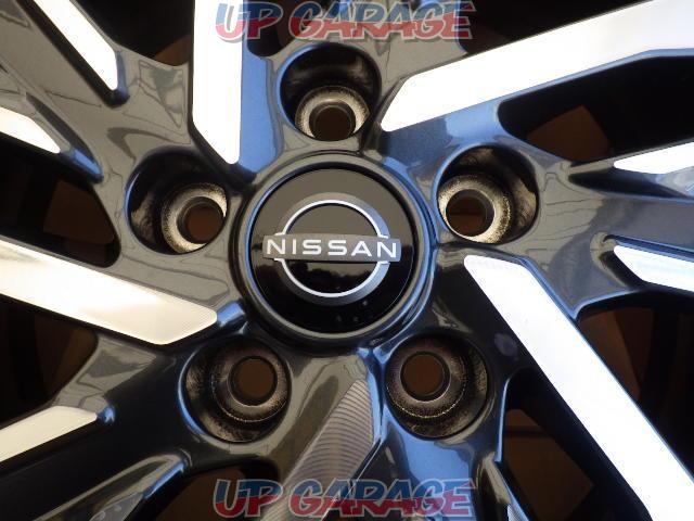 NISSAN
C28 Serena
Original aluminum wheel-03