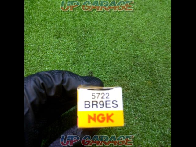 NGK spark plug
BR8ES-03