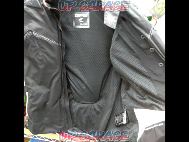 RS
Taichi
Armed all season jacket-06