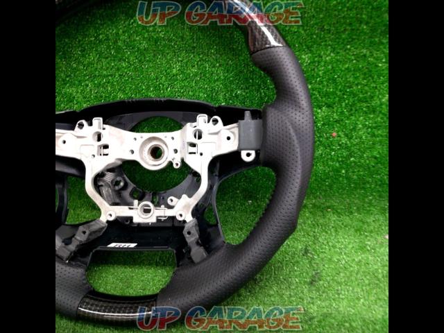 Unknown Manufacturer
Leather Combi
Steering-02