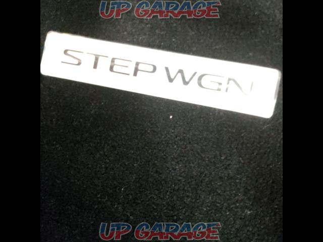 HONDA
STEP WAGON/RP8
Genuine floor mat-05