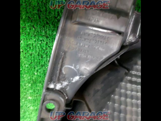[200 series
Hiace
1-3 type TOYOTA genuine tail lens
Left side only
*Cracks in mounting area repaired-07