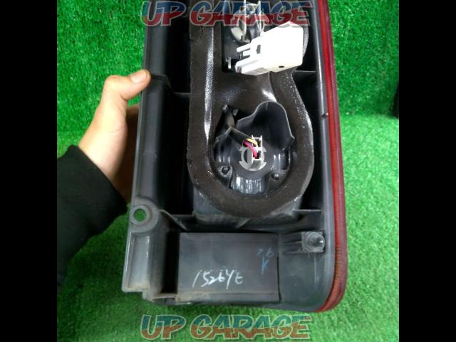 [200 series
Hiace
1-3 type TOYOTA genuine tail lens
Left side only
*Cracks in mounting area repaired-08
