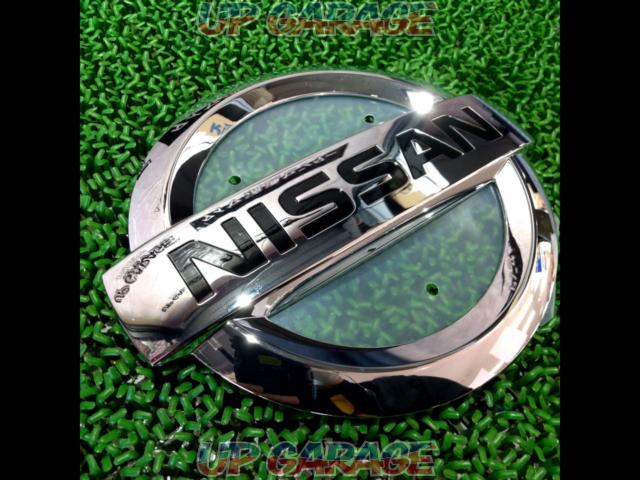 Nissan genuine
Back door emblem Serena-02
